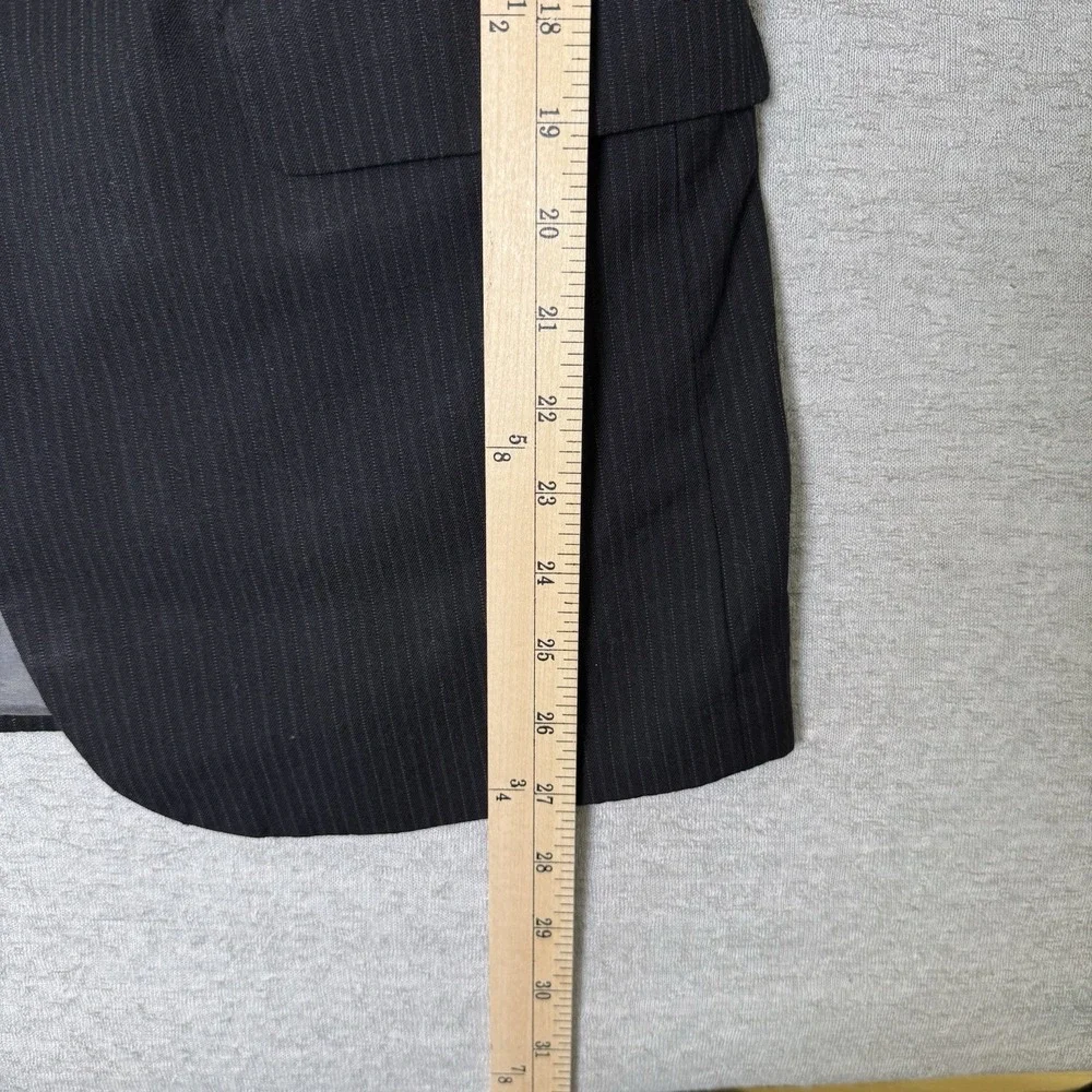 J Ferrar Men's Blazer Sport Coat Size 40R Black Pinstripe Wool Blend